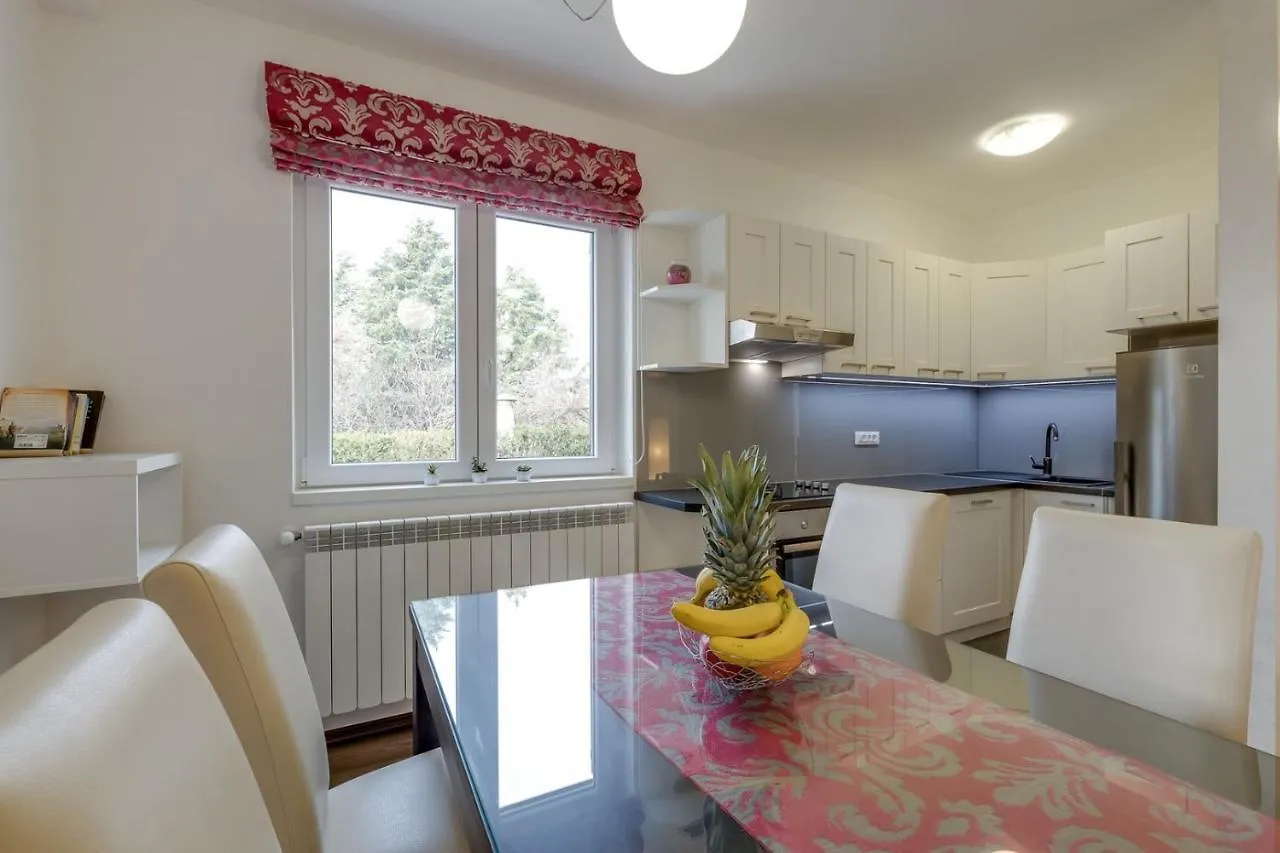 Two-Bedroom Apartment Tatty Porec