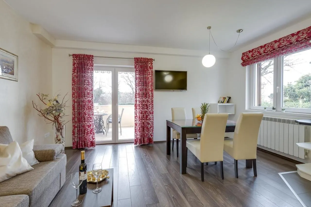 Two-Bedroom Apartment Tatty Porec