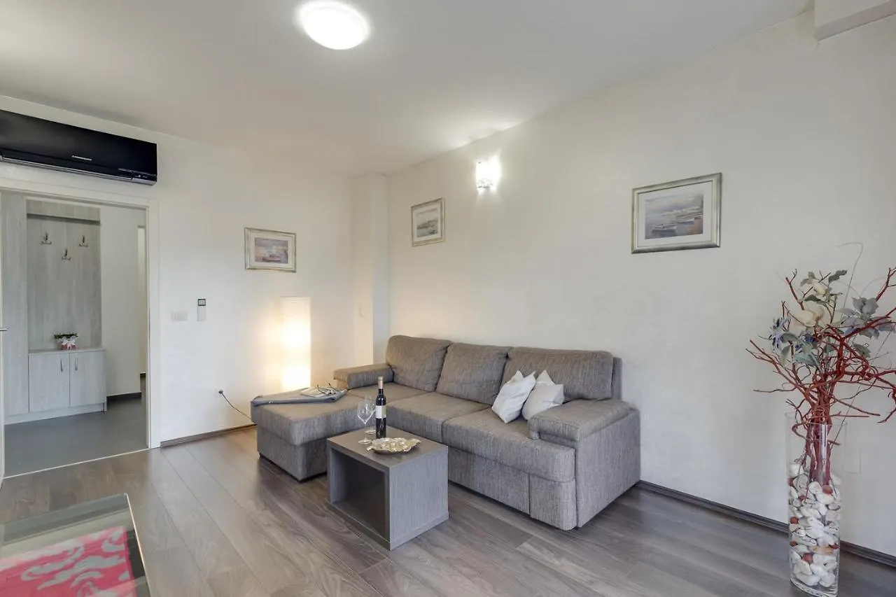 Two-Bedroom Apartment Tatty 포레치 0*,  크로아티아