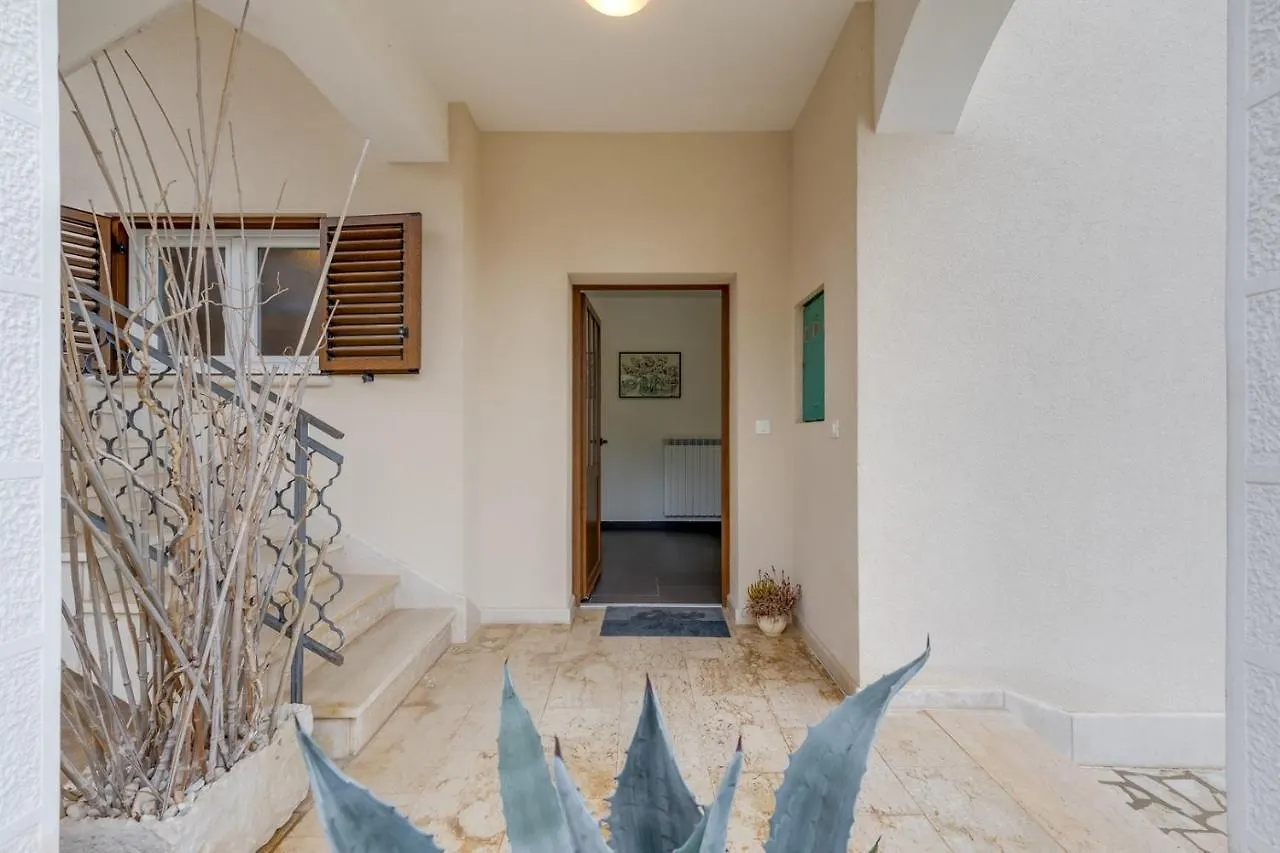 Two-Bedroom Apartment Tatty Porec